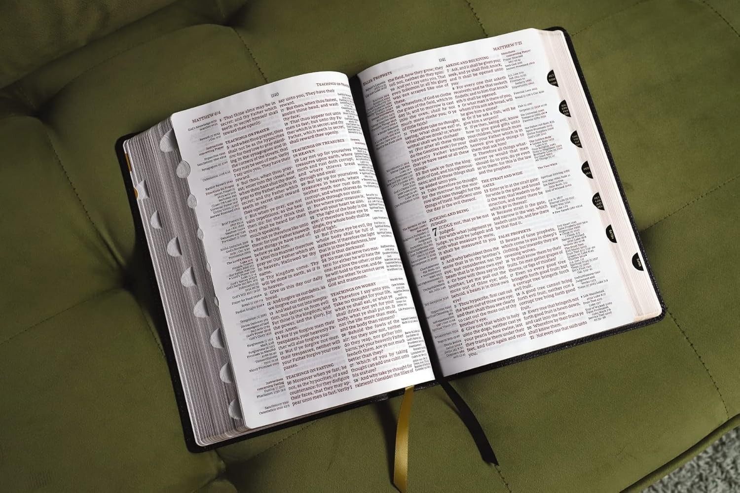 KJV, Thompson Chain-Reference Bible, Large Print, Bonded Leather, Black, Red …