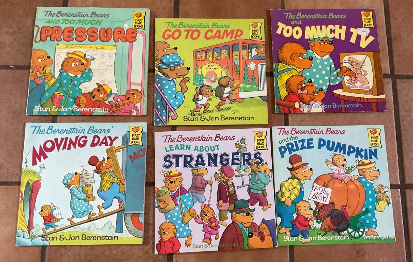 Lot of 25 Berenstain Bears Paperback Books by Stan & Jan Bernstein Various