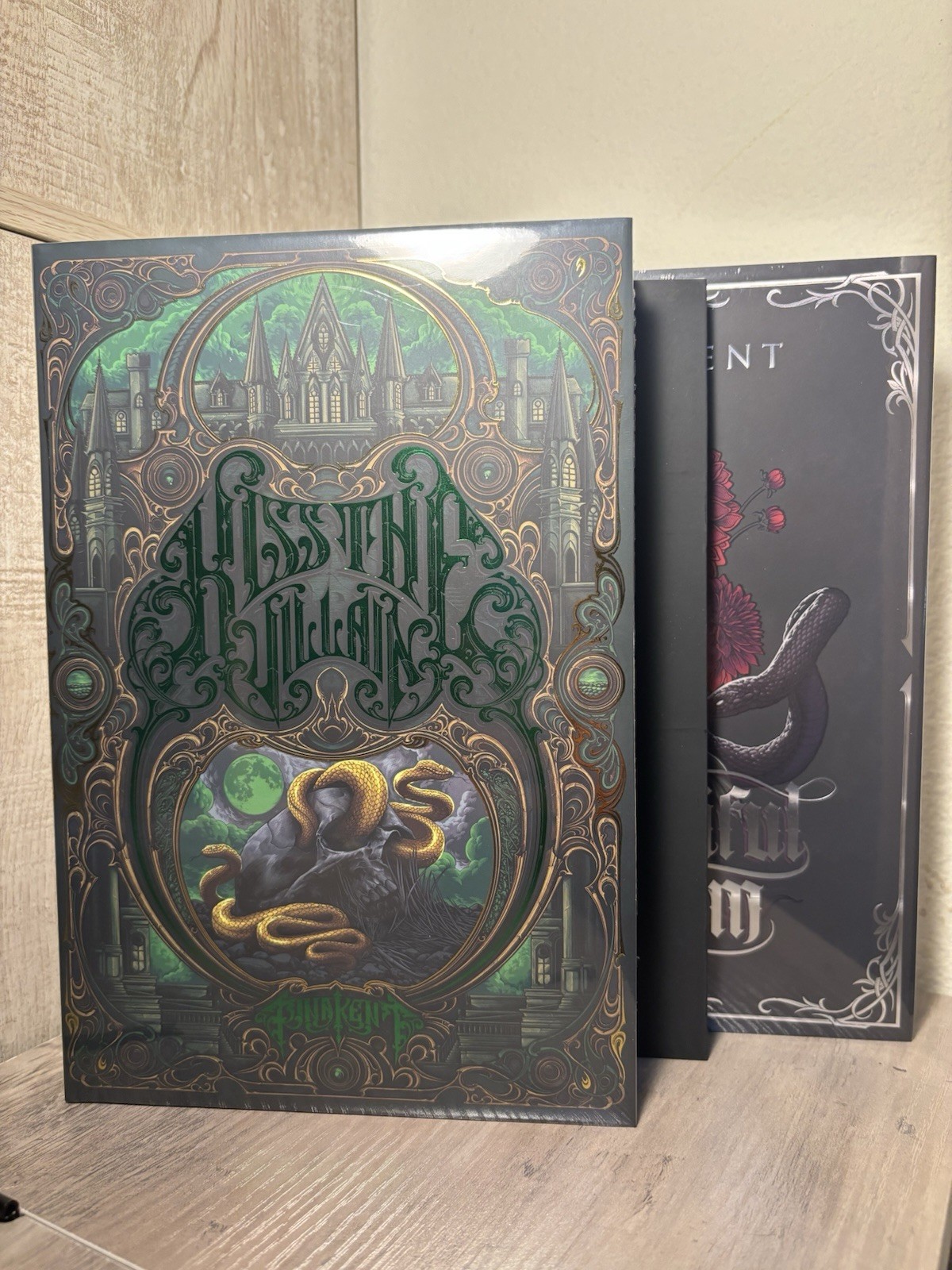 Books For Days Crate Rina Kent Kiss The Villain & Beautiful Venom With Overlays