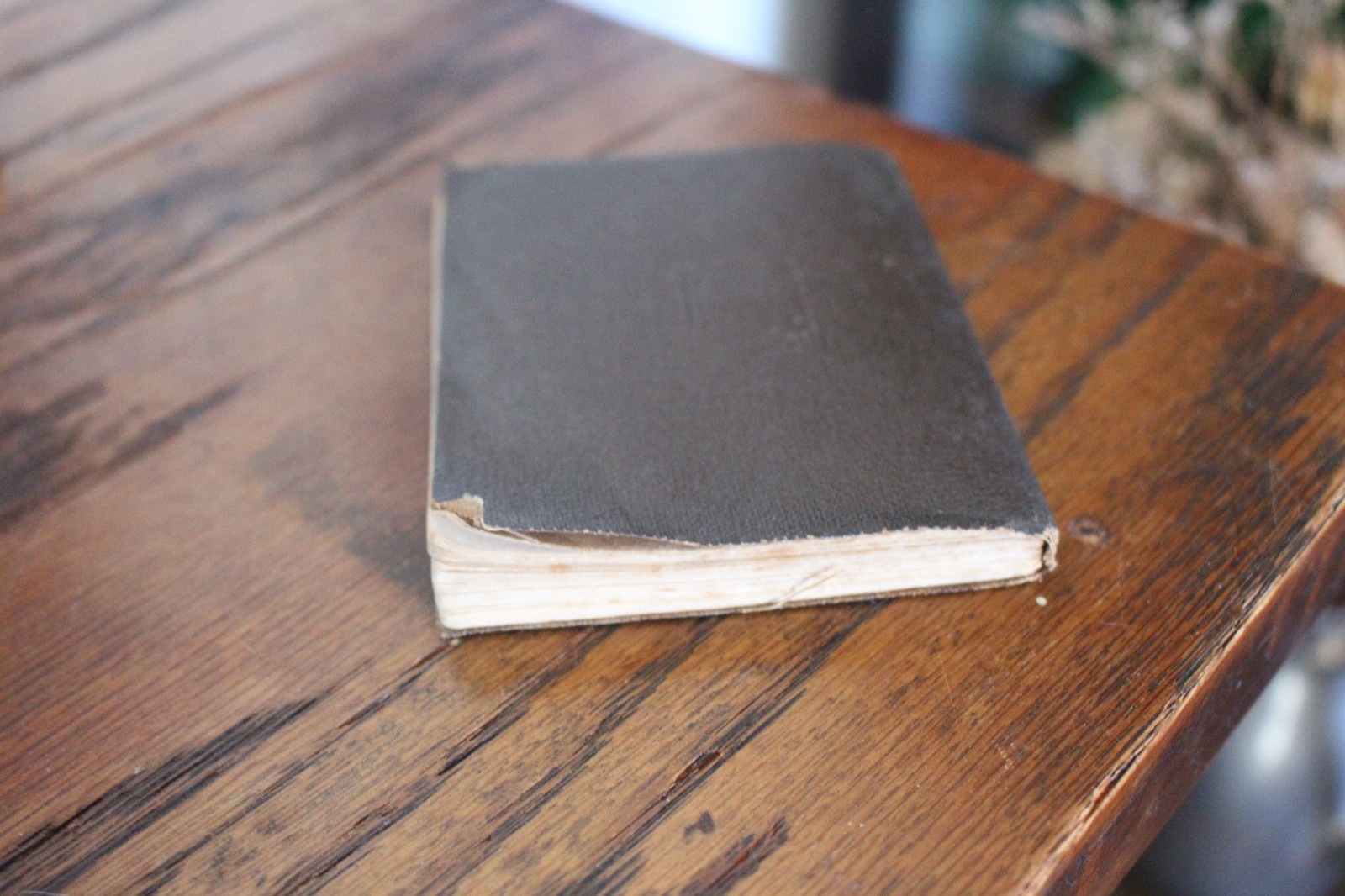 Little Leather Library – A CHRISTMAS CAROL Charles Dickens Antique Book 1920’s