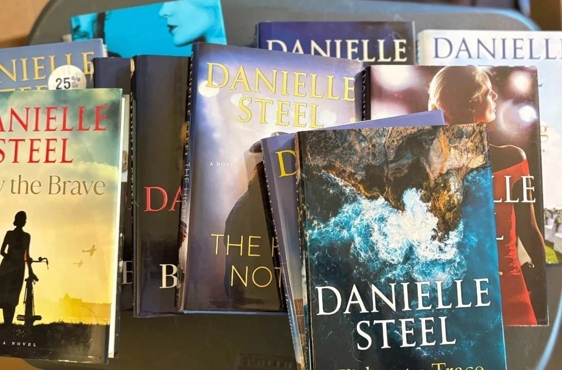 Danielle Steel Hardcovers Romance – YOU CHOOSE Lot -MIX & MATCH Buy 3 Get 1 FREE