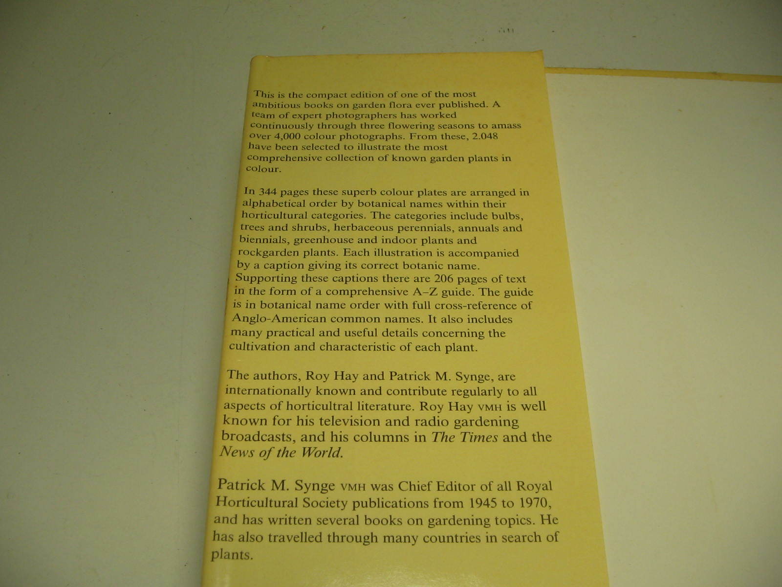 The Colour Dictionary of Garden Plants ~ By Roy Hay and Patrick M. Synge ~ HC/DJ