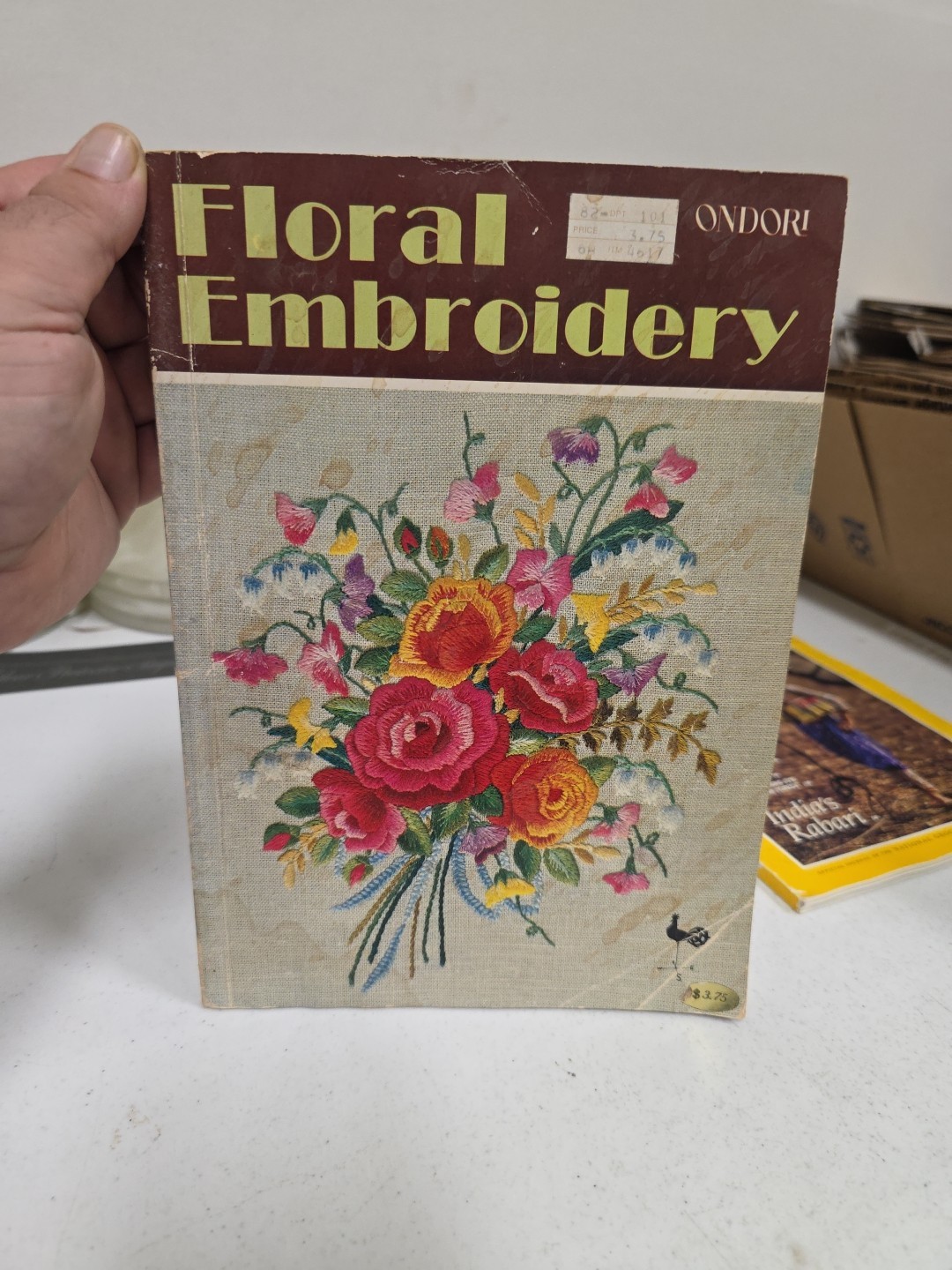 FLORAL EMBROIDERY By Ondori *Good Condition*