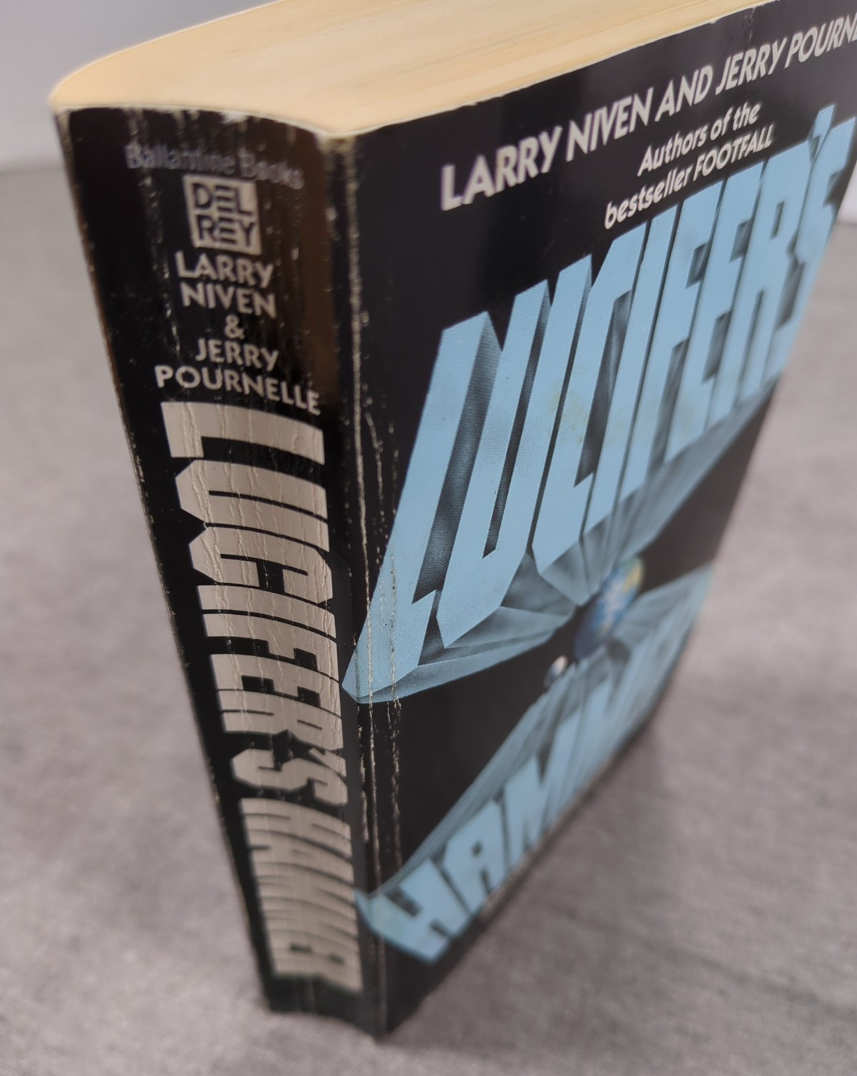 Lucifer’s Hammer Larry Niven Jerry Pournelle 1977 Del Rey Mass Market Paperback