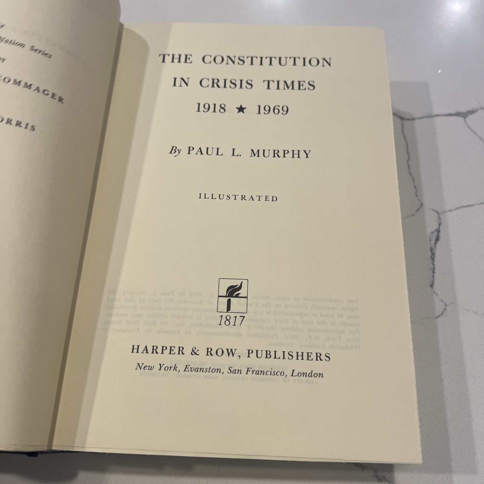 The Constitution in Crisis Times 1918-1969 (The New American Nation – GOOD