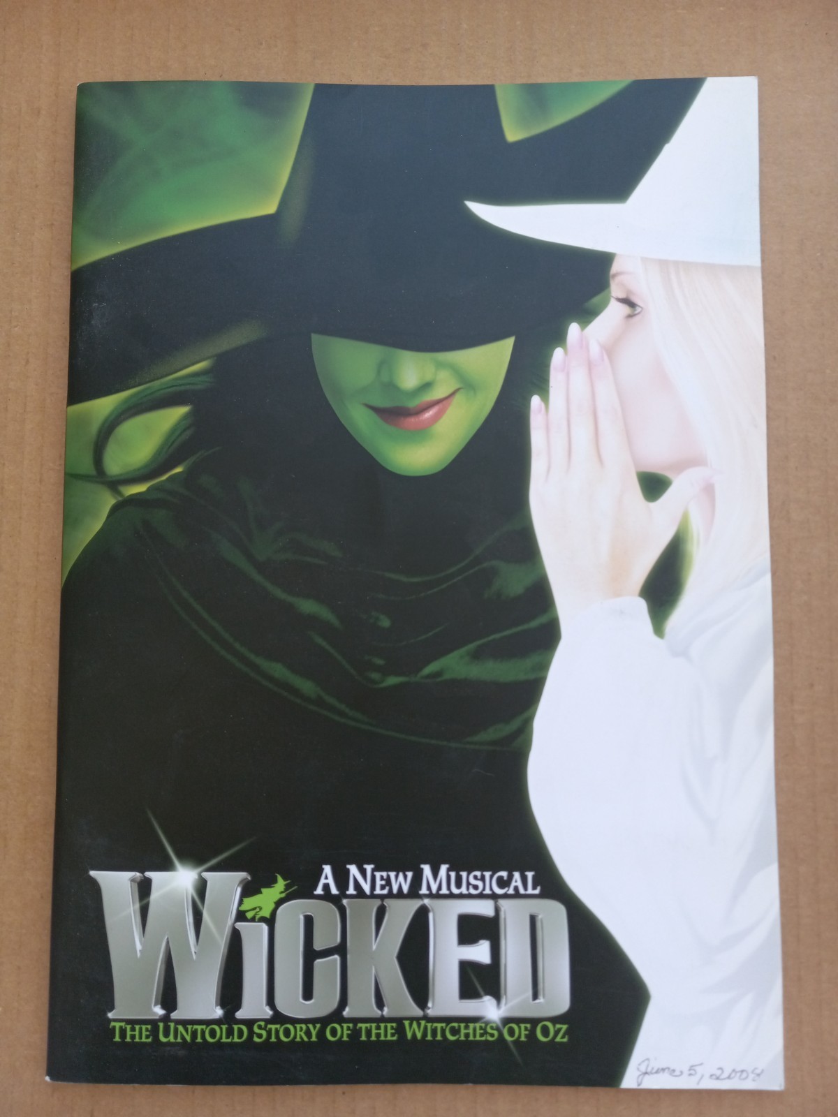 Wicked Musical Brochure Theatre Program Souvenir Booklet 2006
