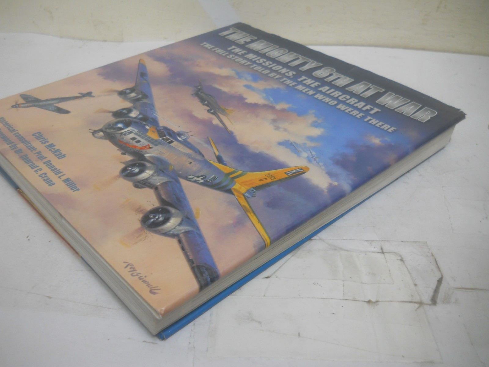 The Mighty 8th at War/ Chris McNab~ Oversize HCDJ~ Ships Boxed