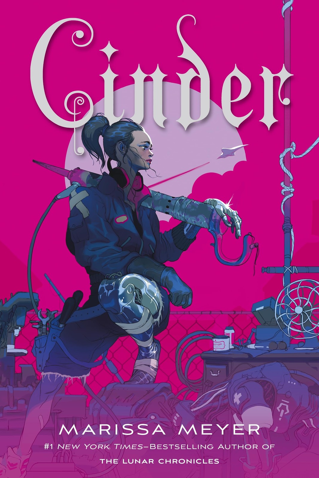 Cinder (The Lunar Chronicles, 1)