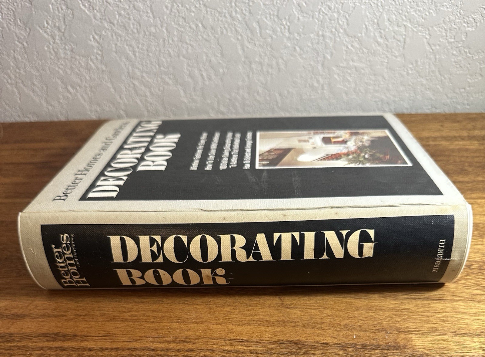 Better Homes and Gardens Decorating Book Ring/Wire Bound Meredith Vintage