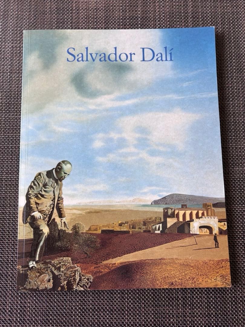 Salvador Dalí Art Book Surrealism Illustrated Cover 1cm thick