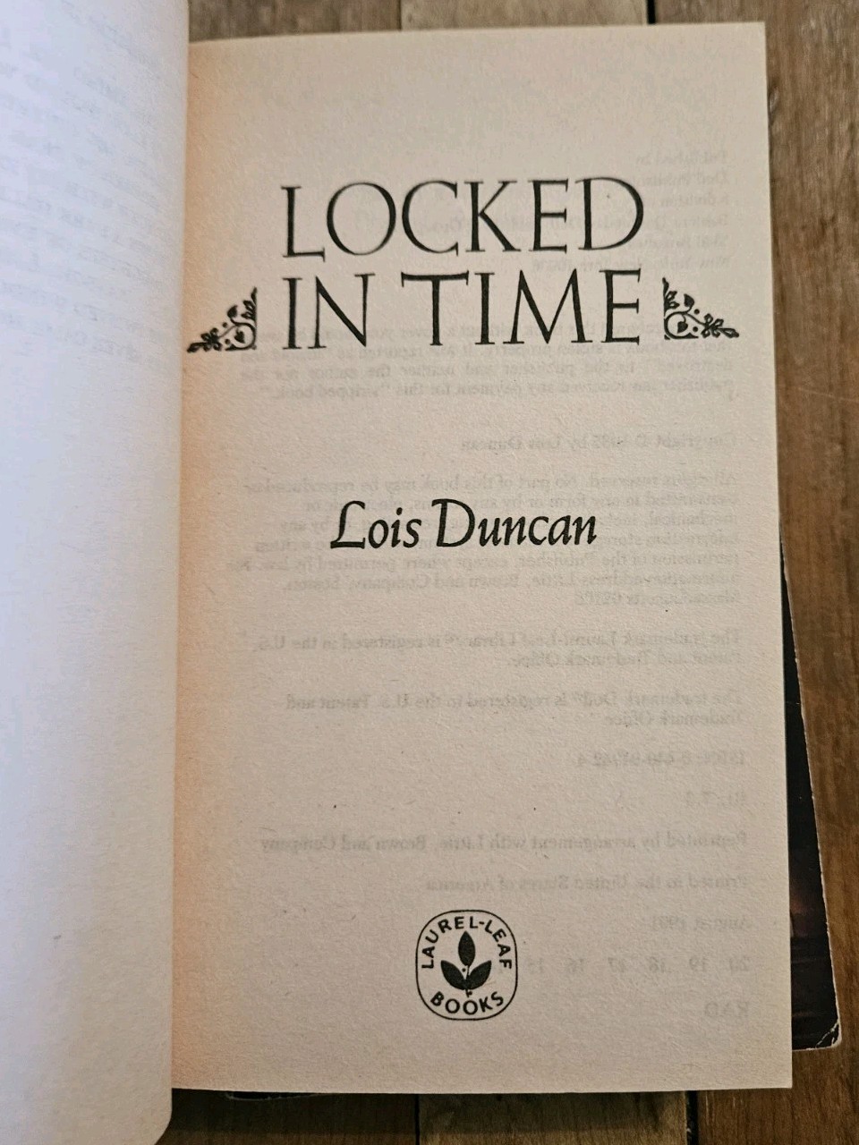 1990s. Lot 3 Gothic Horror PBs By Lois Duncan THIRD EYE DARK HALL LOCKED IN TIME