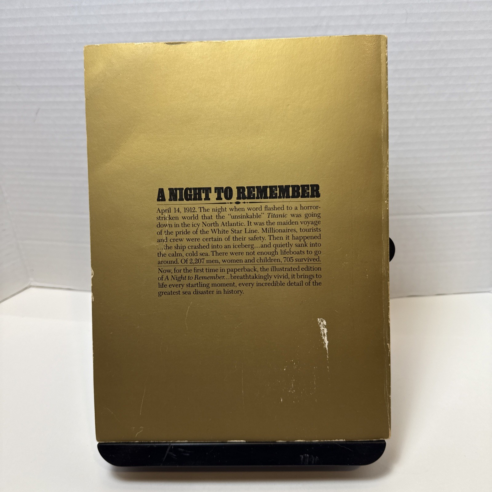 A Night To Remember Illustrated Edition Titanic Walter Lord Softcover 1978