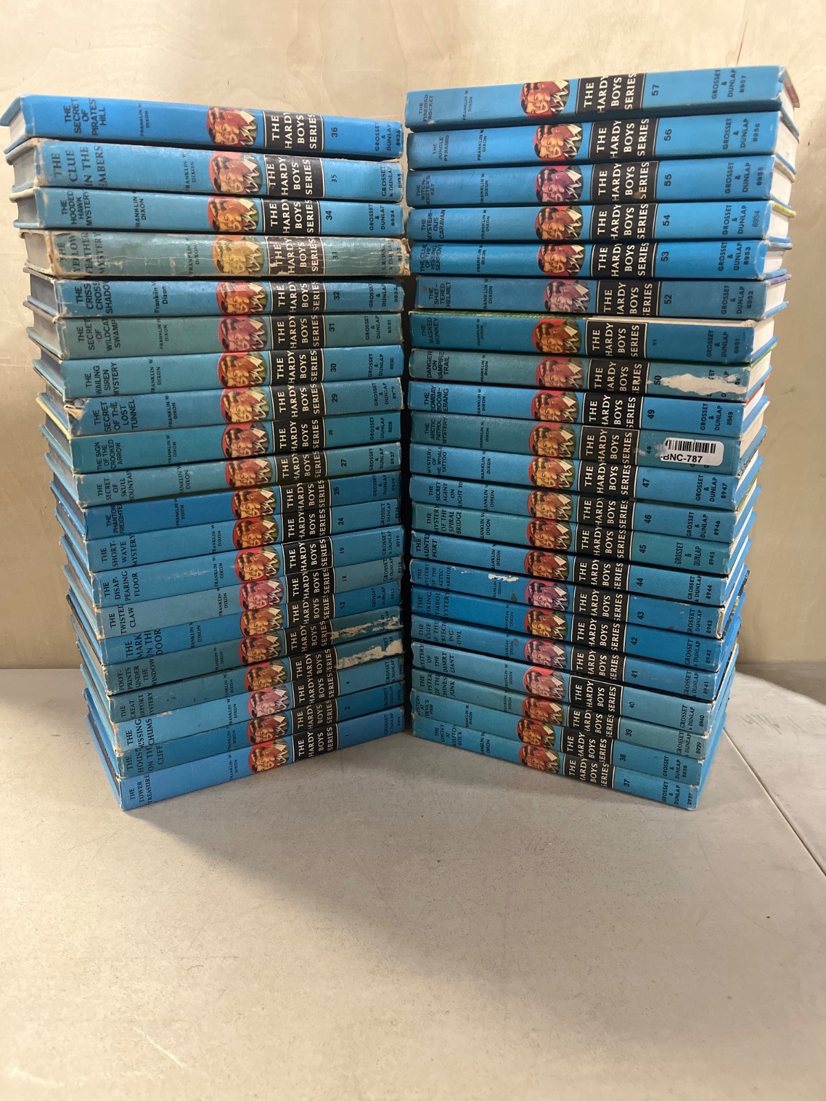 The Hardy Boys Series Matte Blue Vintage Covers – Mixed Lot of 41 [Hardcover]…