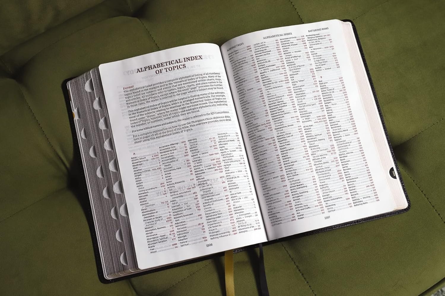 KJV, Thompson Chain-Reference Bible, Large Print, Bonded Leather, Black, Red …