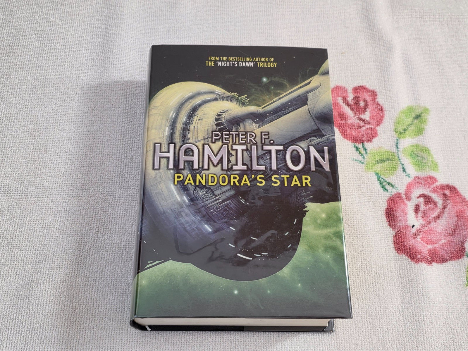 PANDORA’S STAR by PETER HAMILTON *SIGNED*