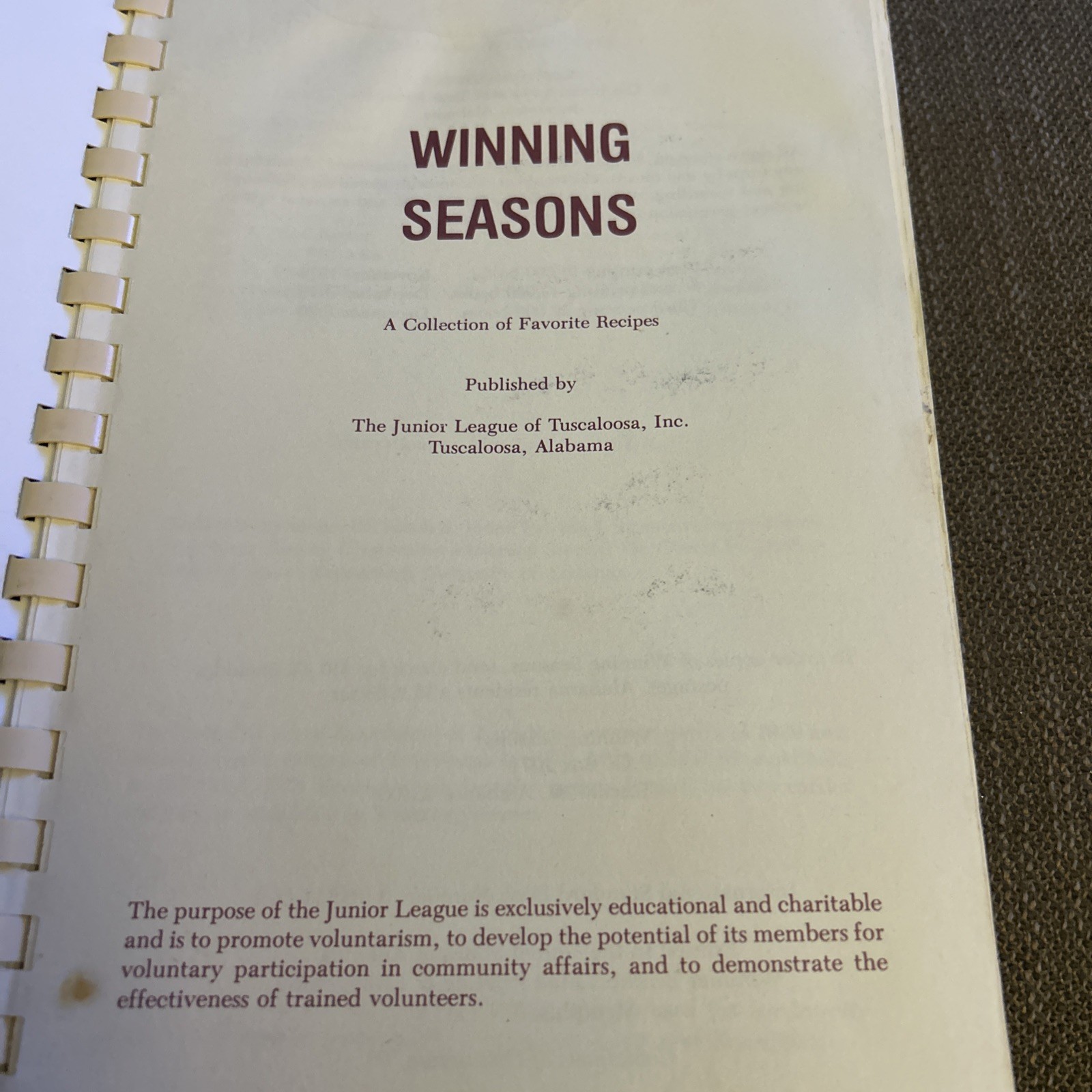 Winning Seasons Cookbook, Junior League of Tuscaloosa, AL 1980 ~ 382 Pages