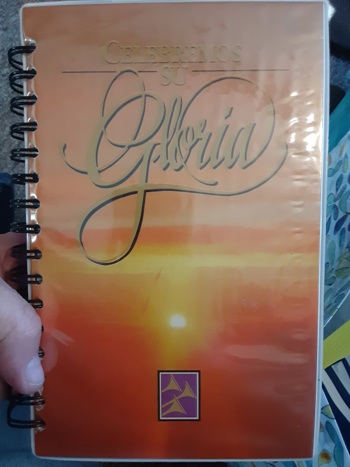 Himnario Celebremos Su Gloria Mediano, Musica y Letras, Tapa Dura Espiral