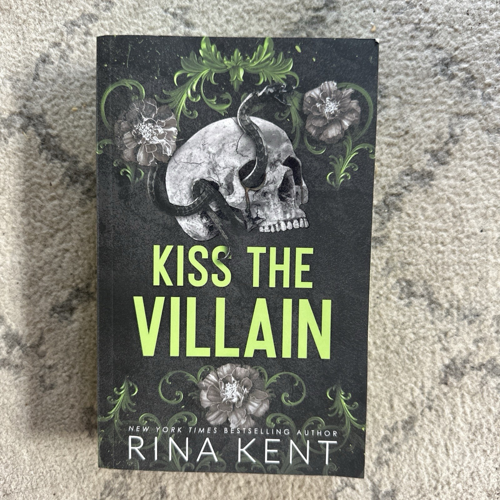Kiss The Villain By Rina Kent Deluxe Paperback W/ Sprayed Edges