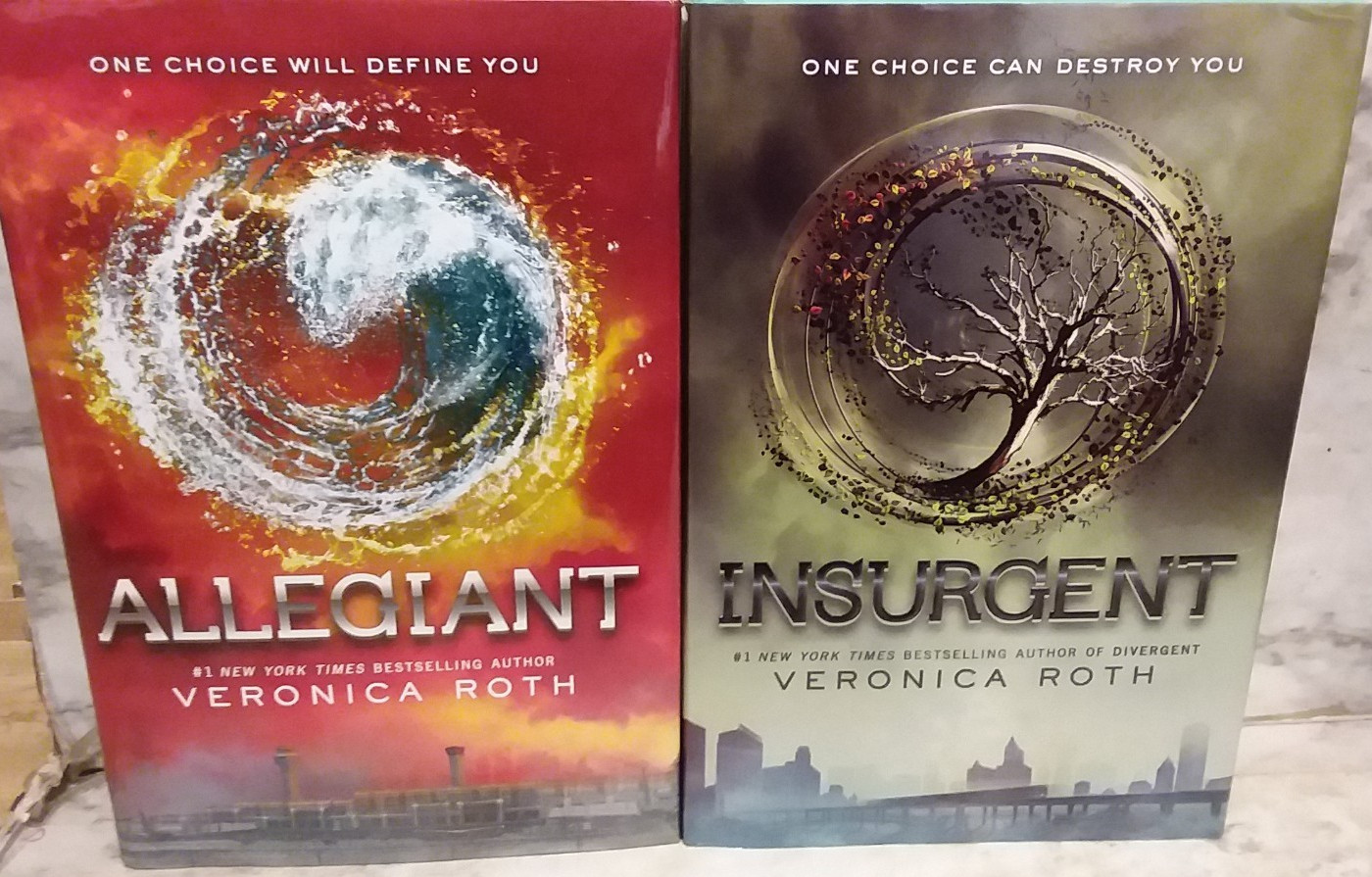 DIVERGENT Series Hardcover Boxed Set 3 Books w/Bonus Booklet World of Divergent