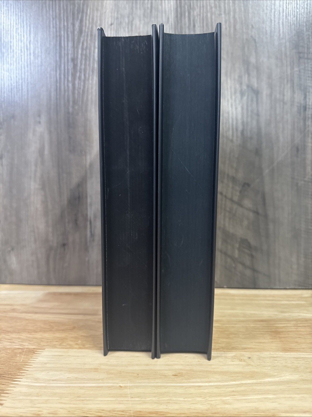 Illumicrate – Ninth House & Hell Bent – Leigh Bardugo – Exclusive Sprayed Edges