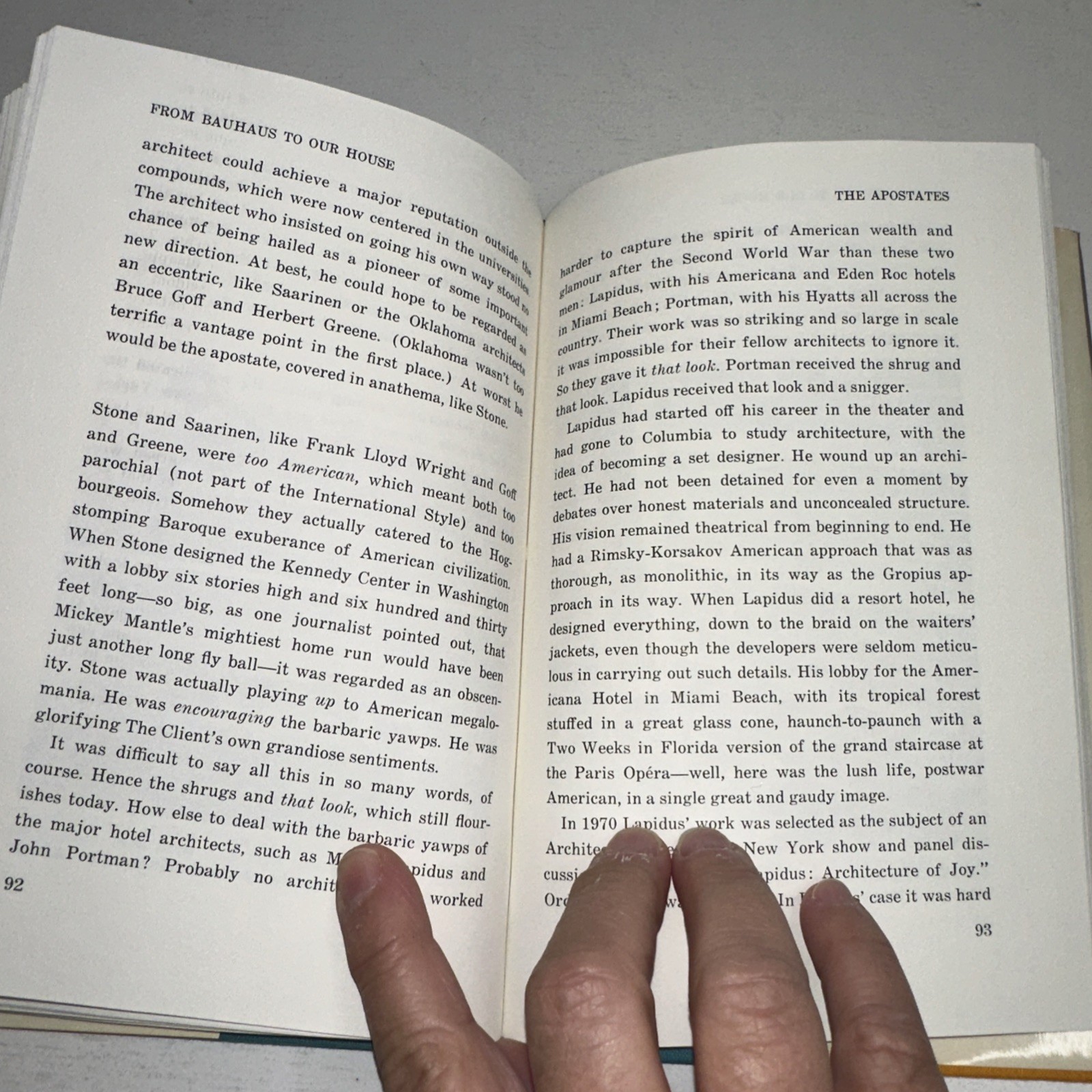 From Bauhaus to Our House (McGraw Hill 1981) Tom Wolfe, HC, J97