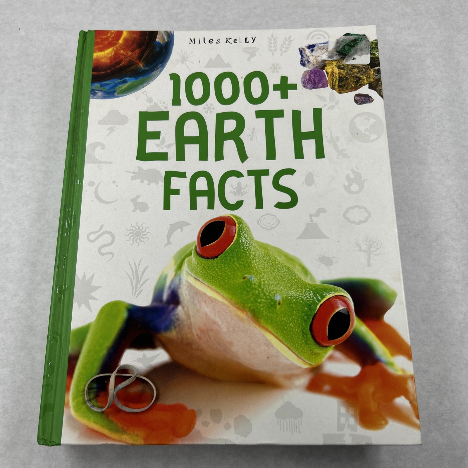 1000+ Earth Facts by Miles Kelly Hardcover 2016