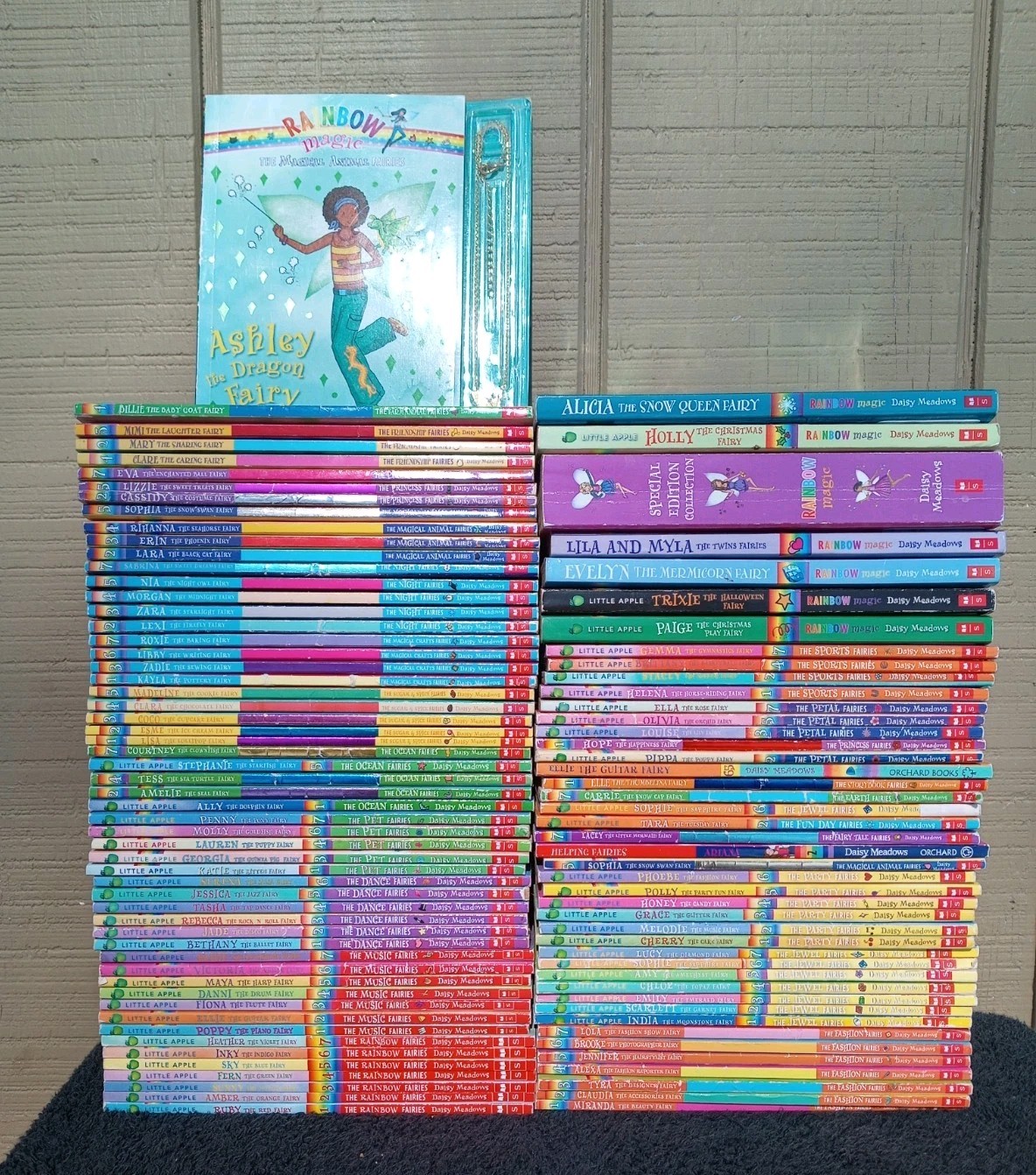 Huge Lot 100 Rainbow Magic Fairies Books w/4 Complete Sets Daisy Meadows