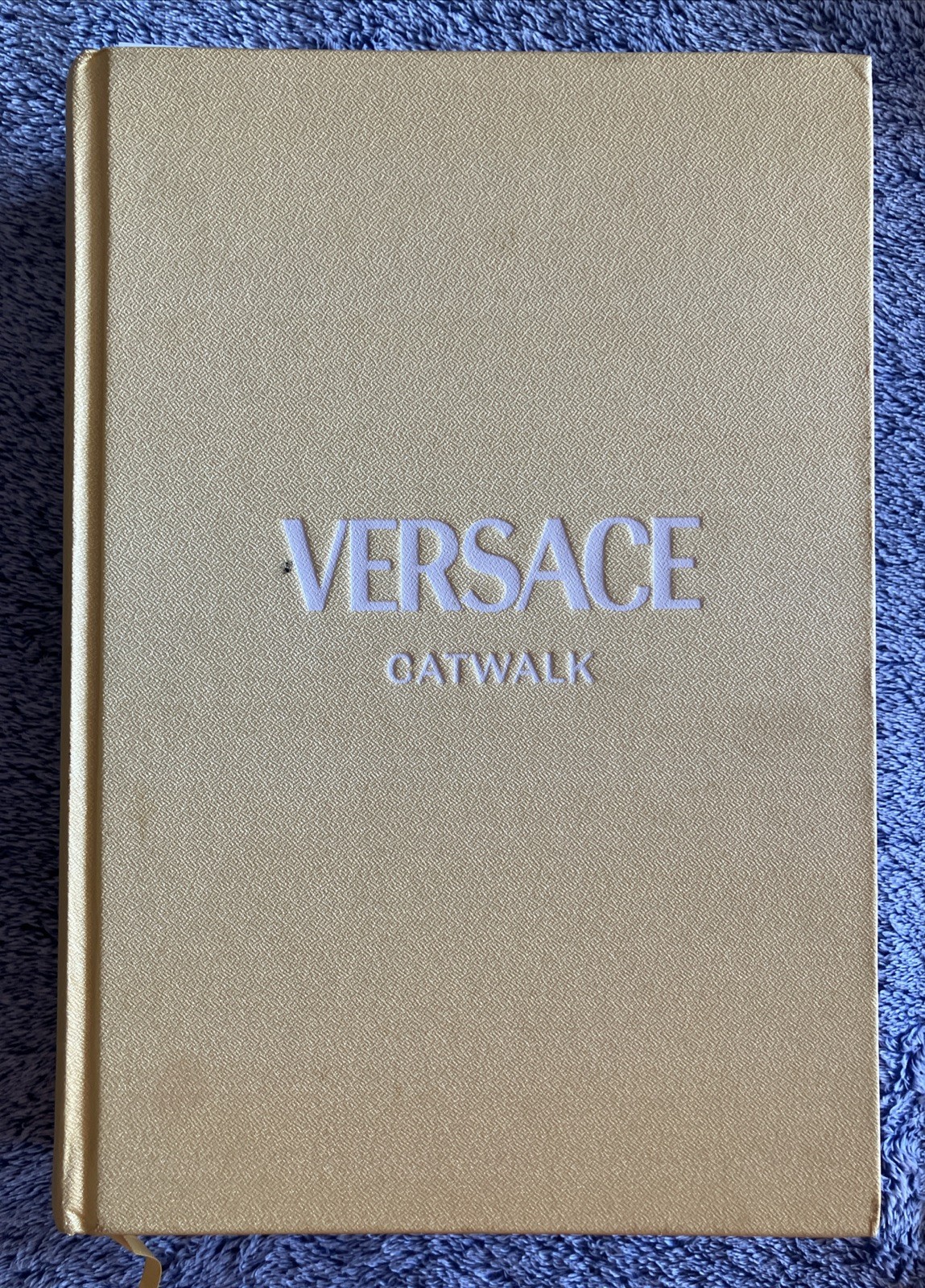 Versace Catwalk – Hardcover Fashion Book (Yale University Press)