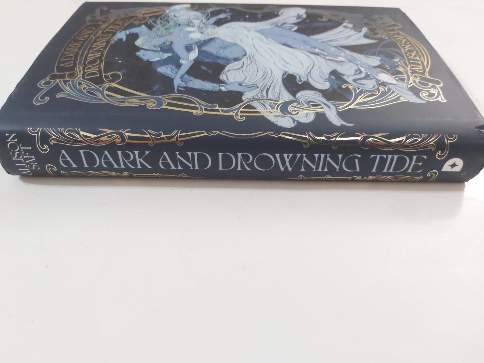 A Dark and Drowning Tide – SIGNED – ILLUMICRATE Exclusive Edition Allison Saft