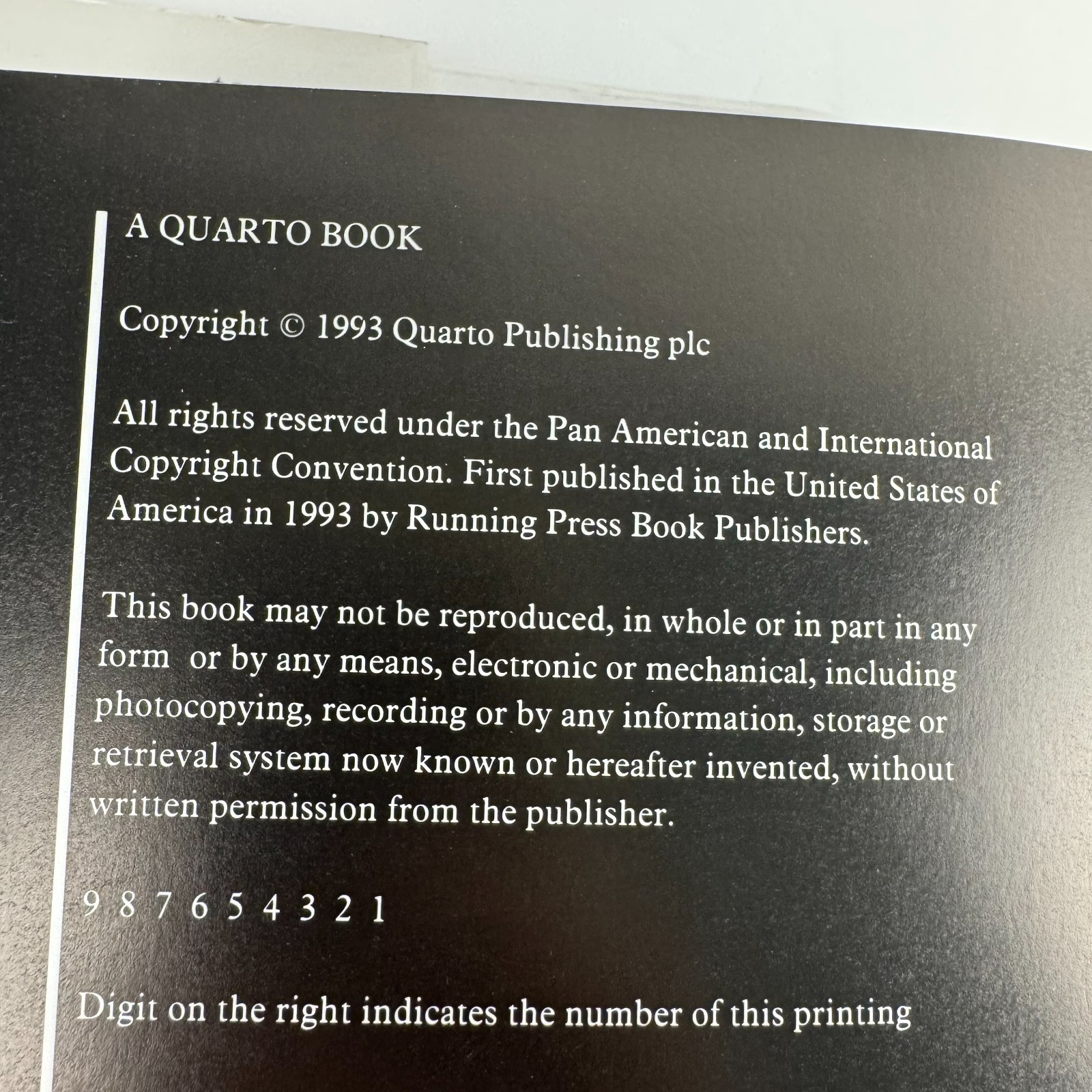 The New 35MM Handbook Michael Freeman Running Press 1993 Hardcover – Very Good