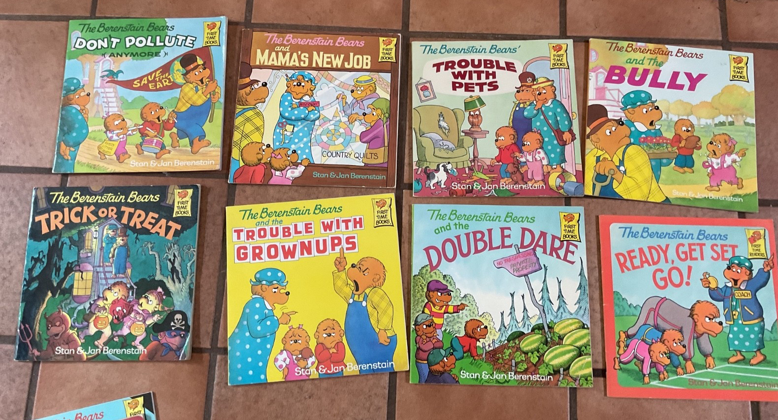 Lot of 25 Berenstain Bears Paperback Books by Stan & Jan Bernstein Various