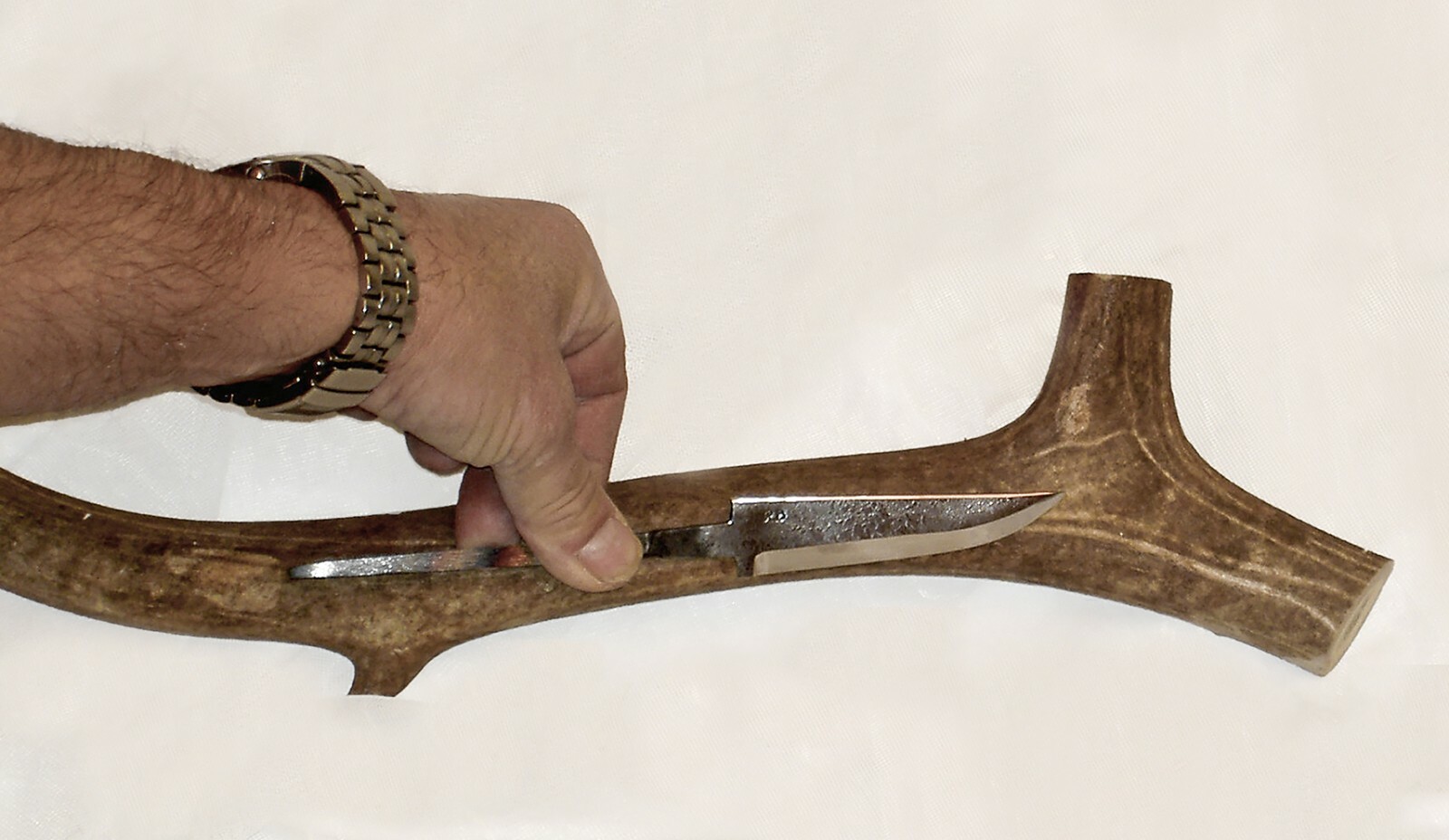 Antler Knife: Making a Sami-Style Knife Handle and Sheath by Ulf Avander