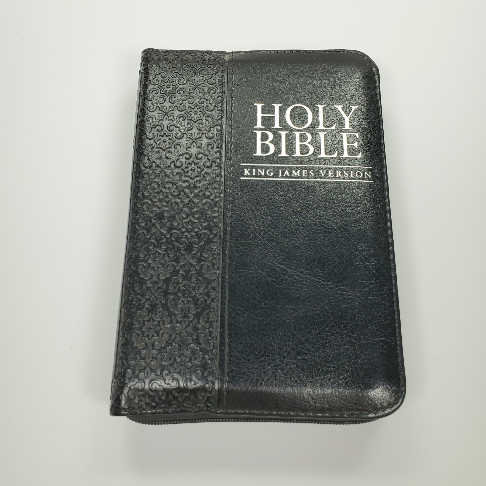KJV HOLY BIBLE King James Version Black Mini Zippered Pocket Edition