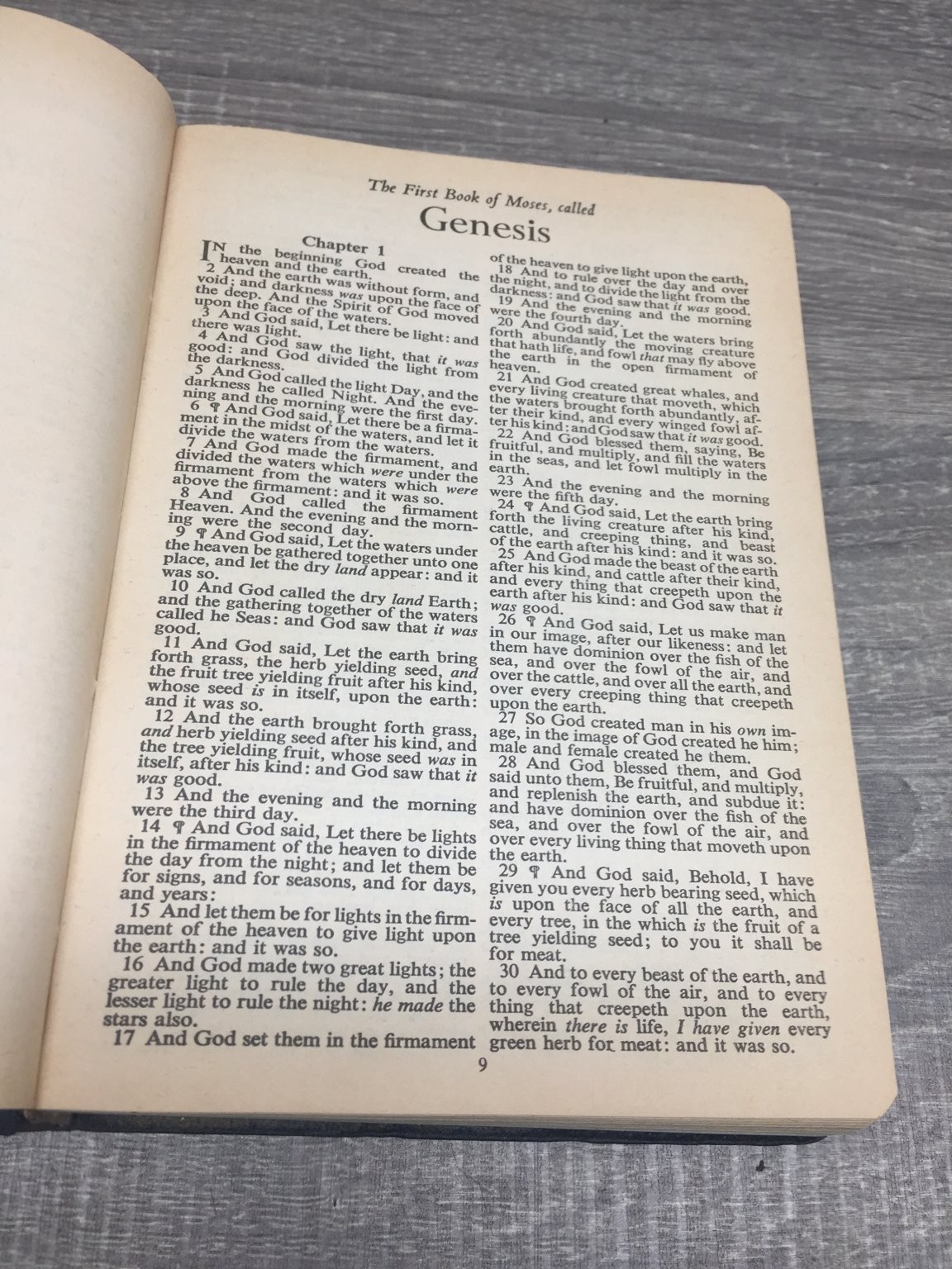 Holy Bible King James Version Self-Pronouncing World Publishing Company vtg