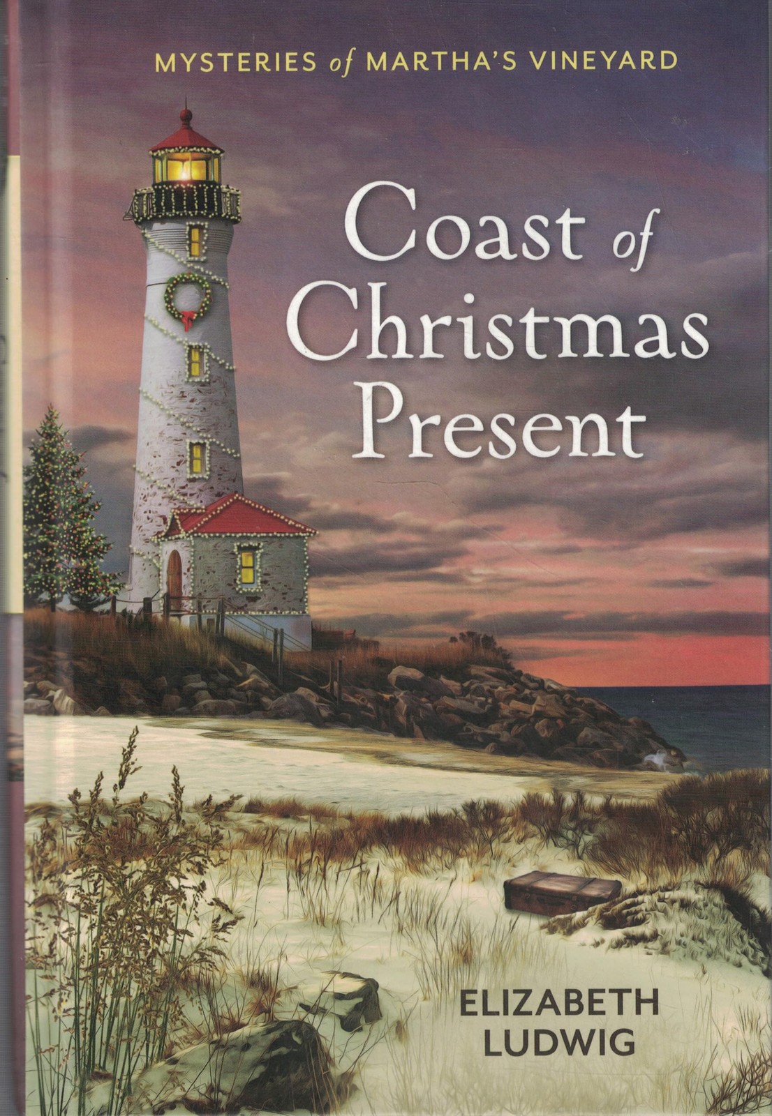 Coast of Christmas Present – Mysteries of Martha’s Vineyard – Guideposts