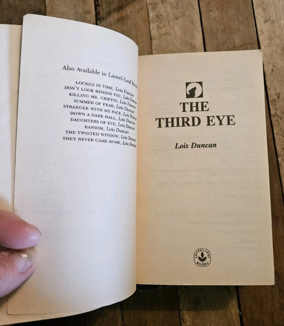 1990s. Lot 3 Gothic Horror PBs By Lois Duncan THIRD EYE DARK HALL LOCKED IN TIME
