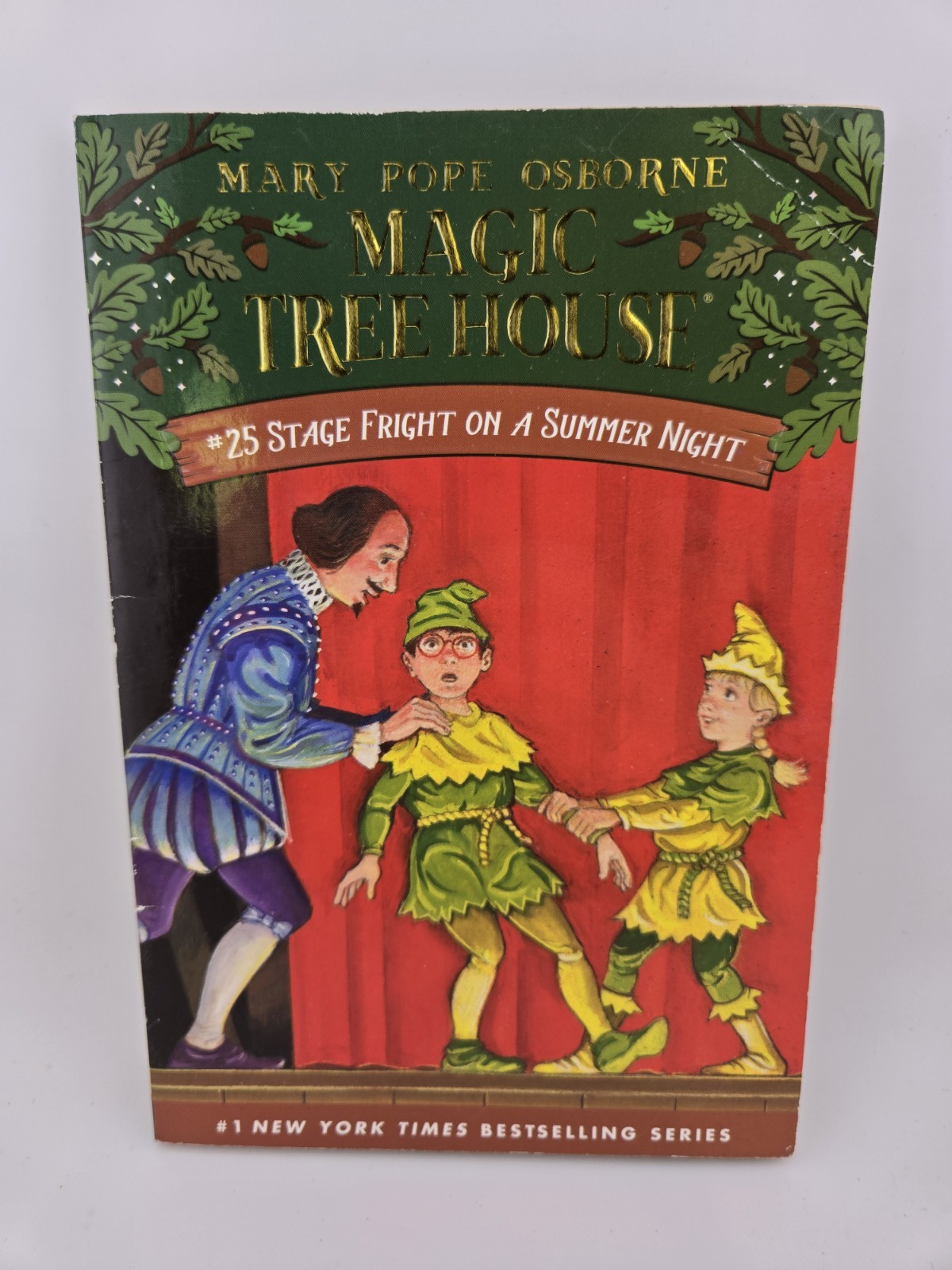 Stage Fright on a Summer Night (Magic Tree House #25)