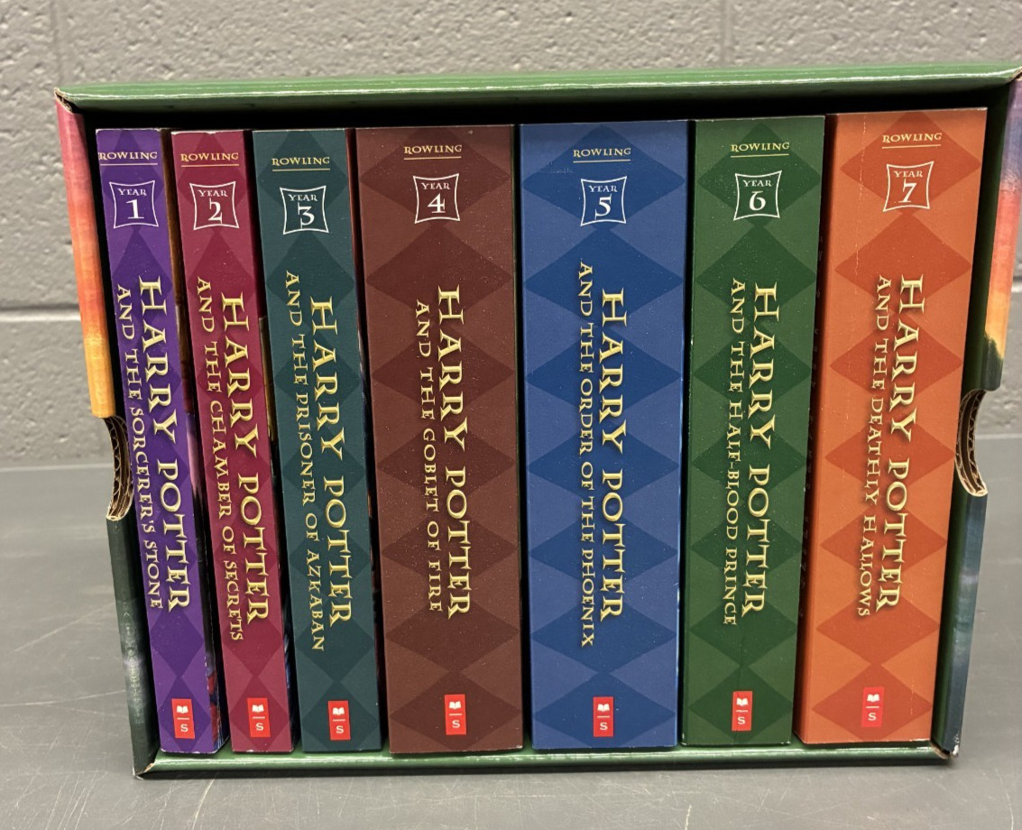 Harry Potter – The Complete Set (Books 1-7) Trade PB Box set Scholastic