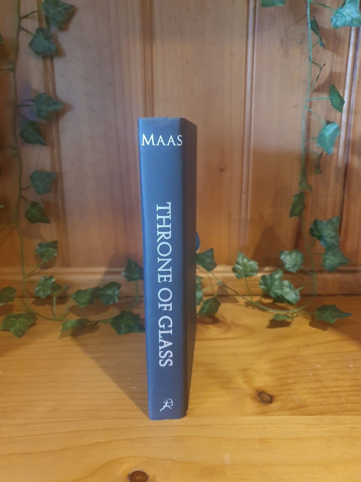 Throne of Glass Sarah J Maas Out of Print ORIGINAL COVER Hardcover with DJ