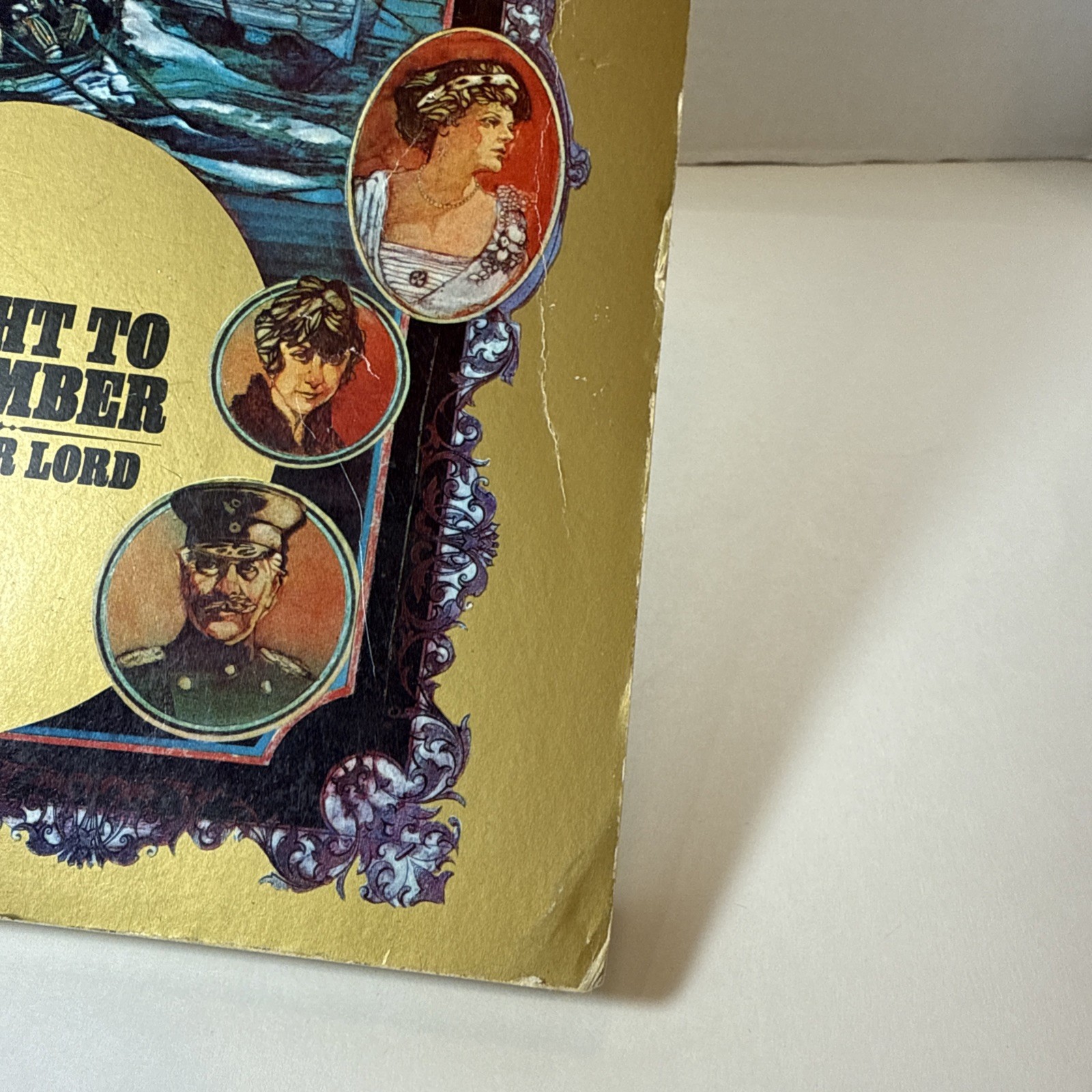 A Night To Remember Illustrated Edition Titanic Walter Lord Softcover 1978