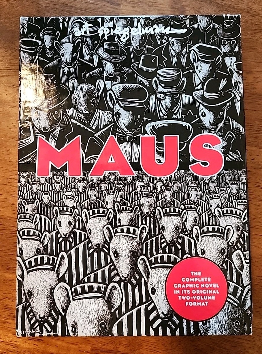 Maus I & II Paperback Box Set by Art Spiegelman HOLOCAUST WW2 WORLD WAR 2 JEWISH