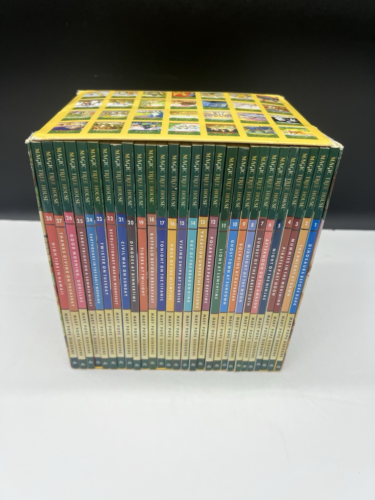 The Magic Tree House: a Library of Books 1-28 (Paperback)