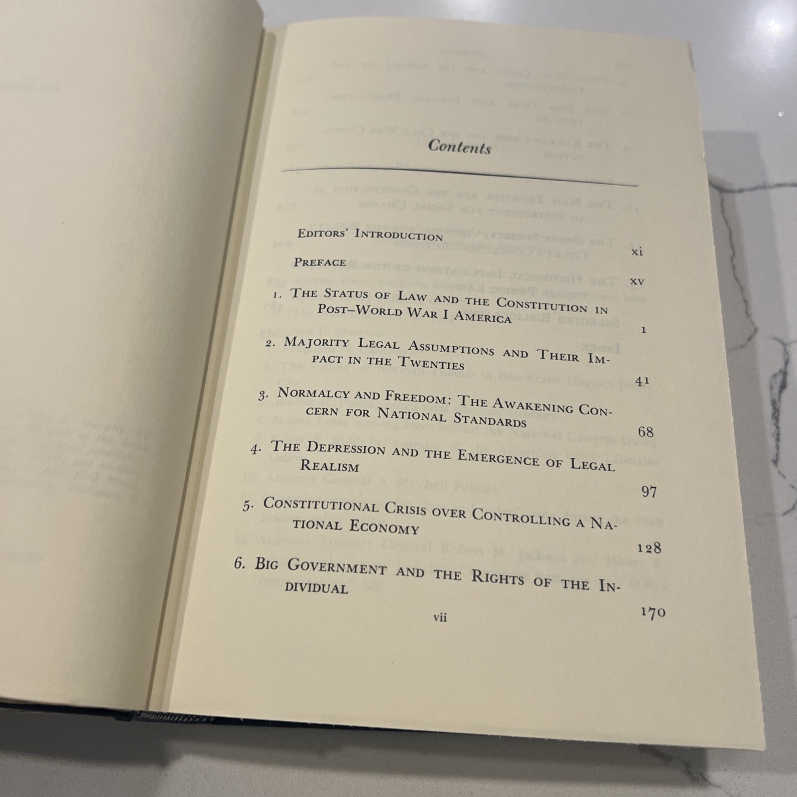 The Constitution in Crisis Times 1918-1969 (The New American Nation – GOOD