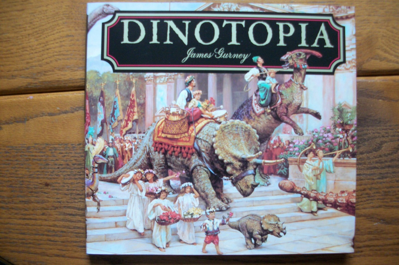 Dinotopia – A Land Apart from Time by James Gurney – Harper Collins – Hardcover