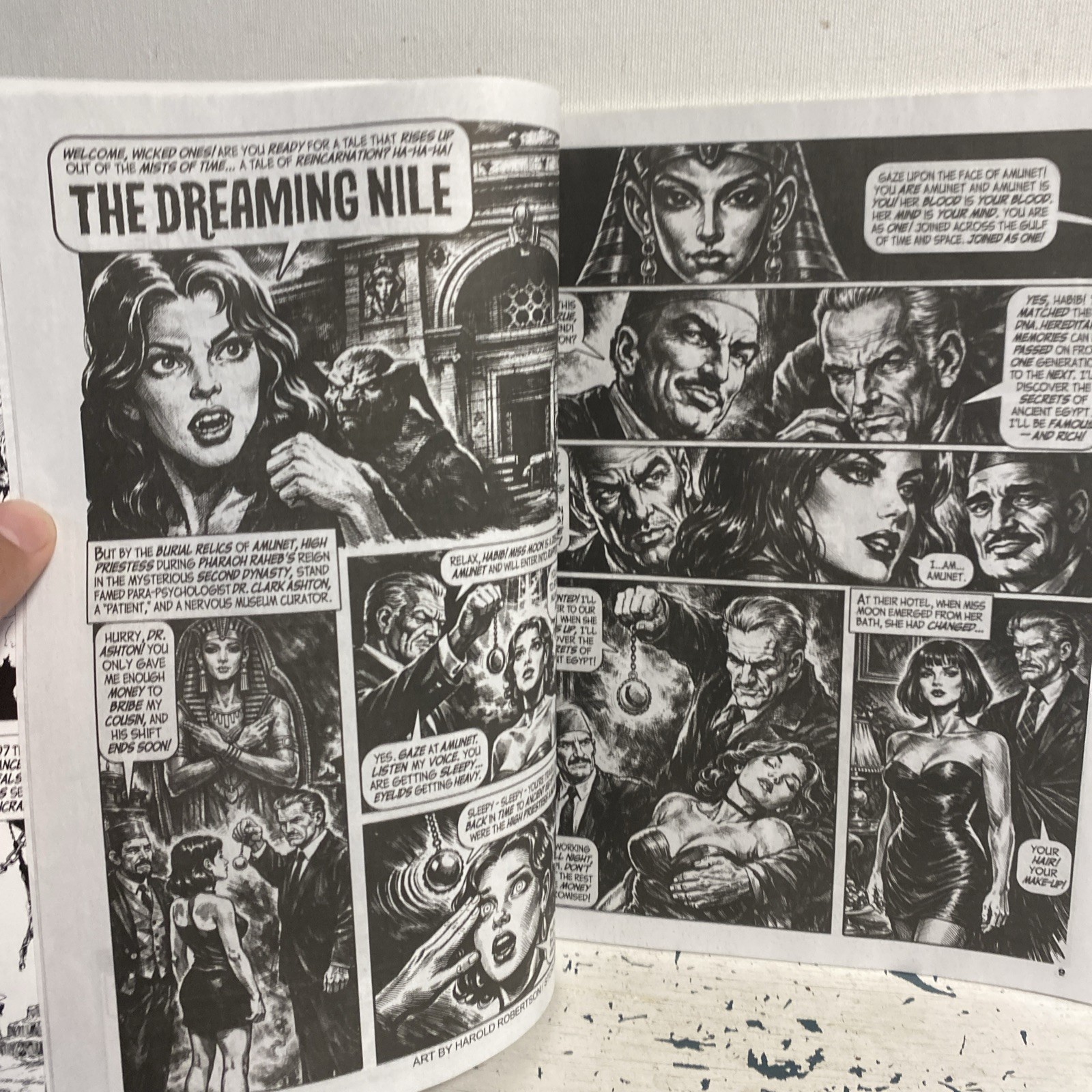 Vampiress Carmilla Comic Magazine Issue 33 2026 The Weird Kingdom