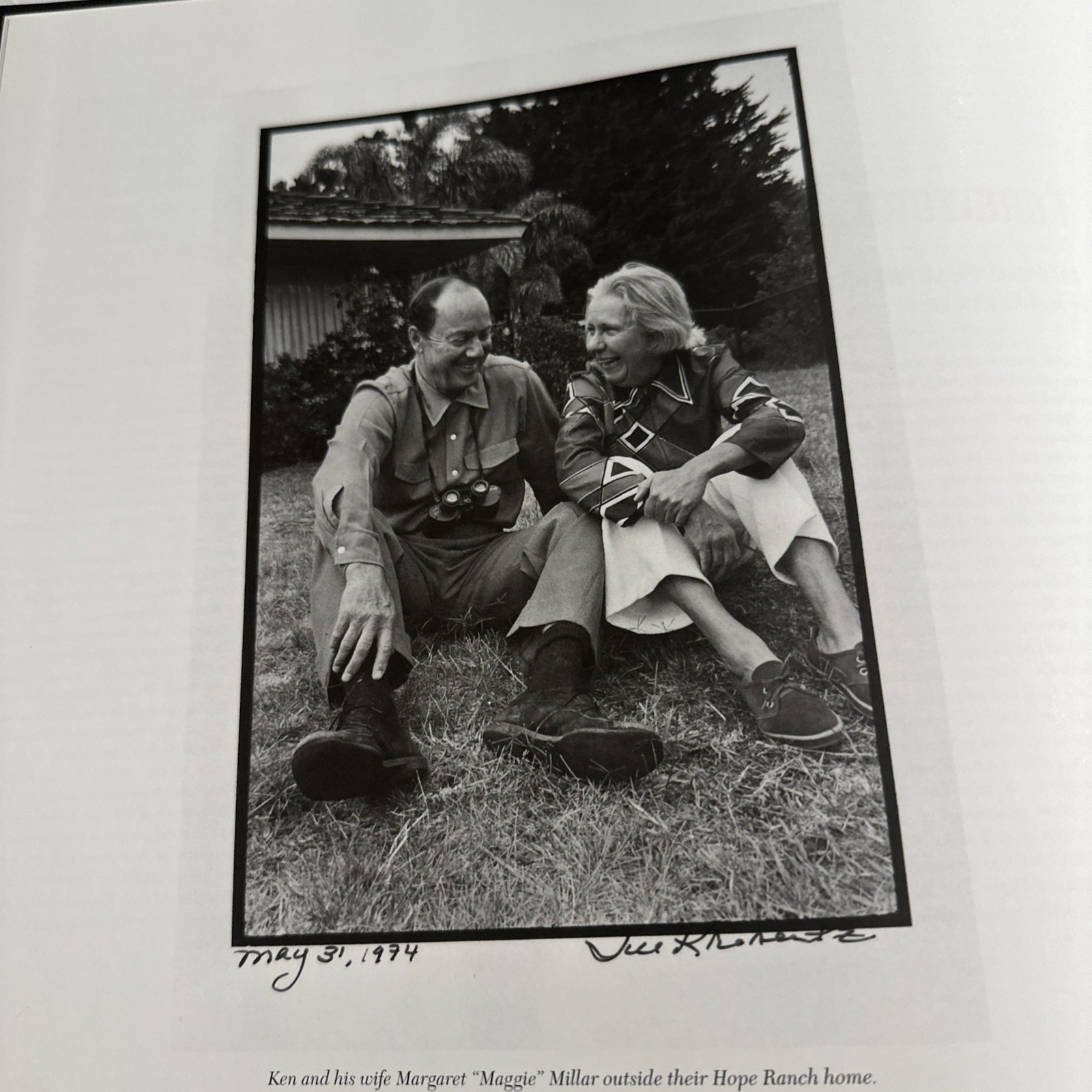 It’s All One Case : The Illustrated Ross Macdonald Archives by Paul Nelson, Jeff
