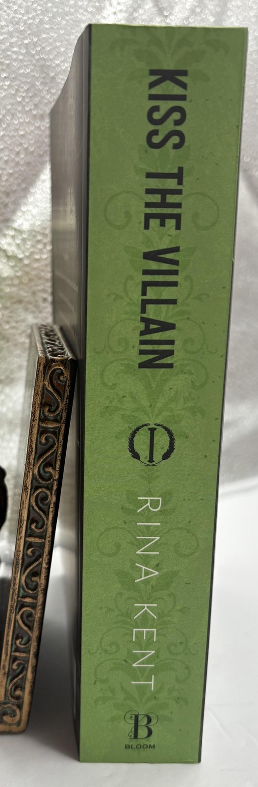 Kiss The Villain by Rina Kent (Digitally Signed Bookplate) Deluxe Edition