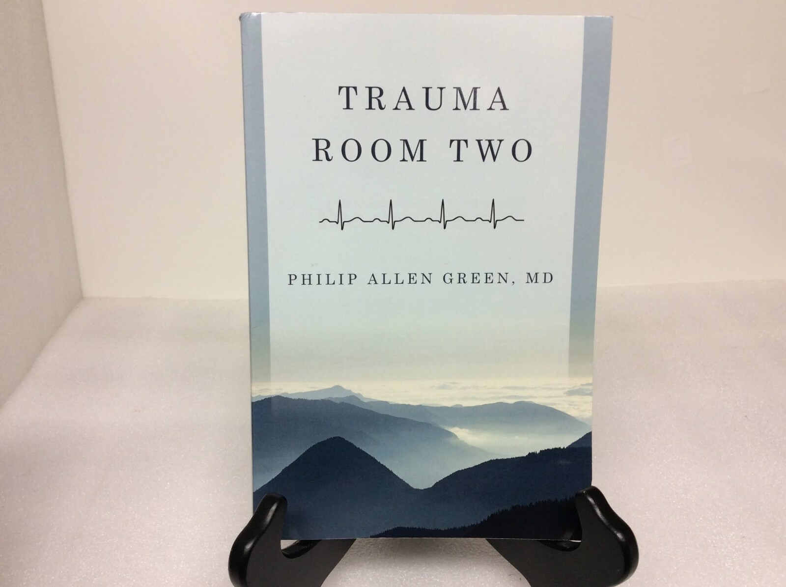 Trauma Room Two by Philip Allen Green, MD (2015, Paperback) VG