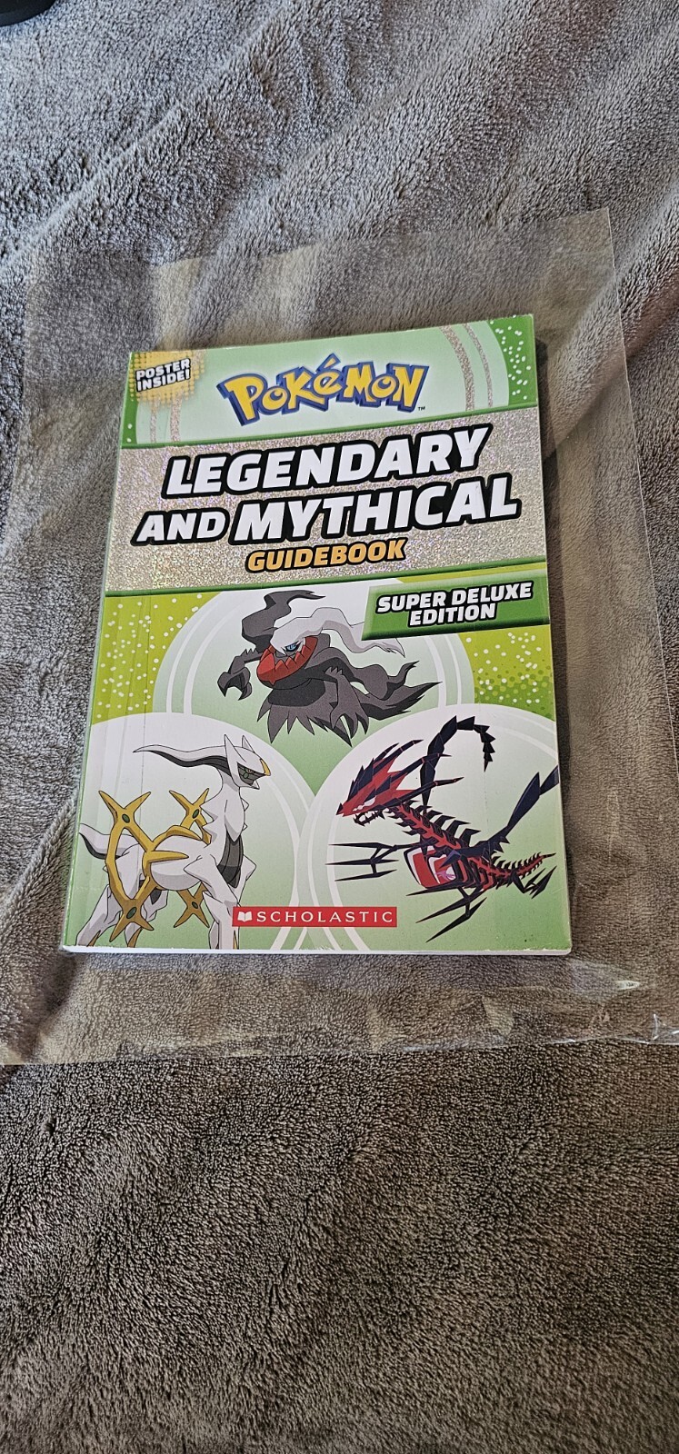 Legendary and Mythical Guidebook: Super Deluxe Edition (Pokemon) – WITH POSTER