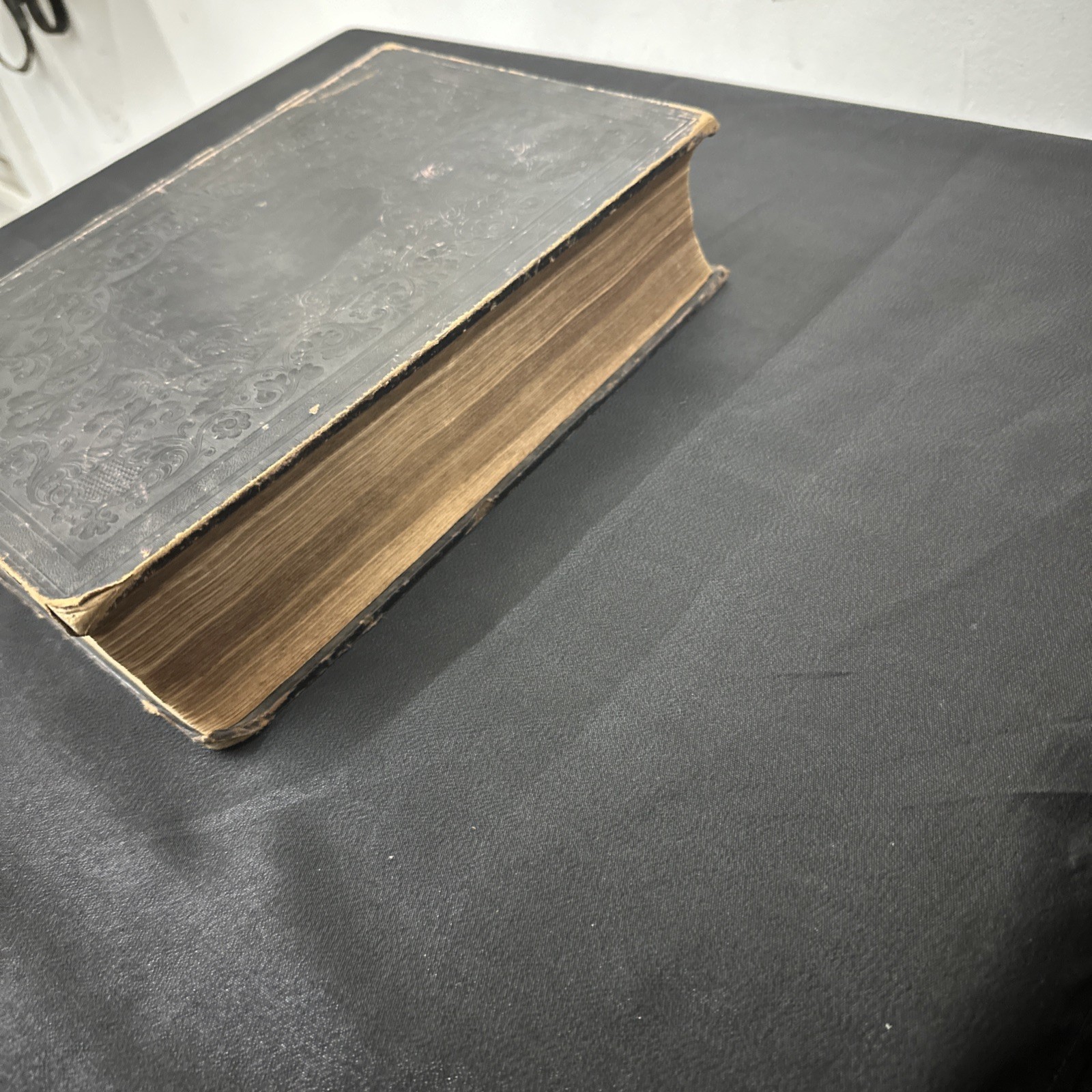 Rare 1800s BIBLE NEW YORK AMERICAN BIBLE SOCIETY 1846 Black Leather Vintage